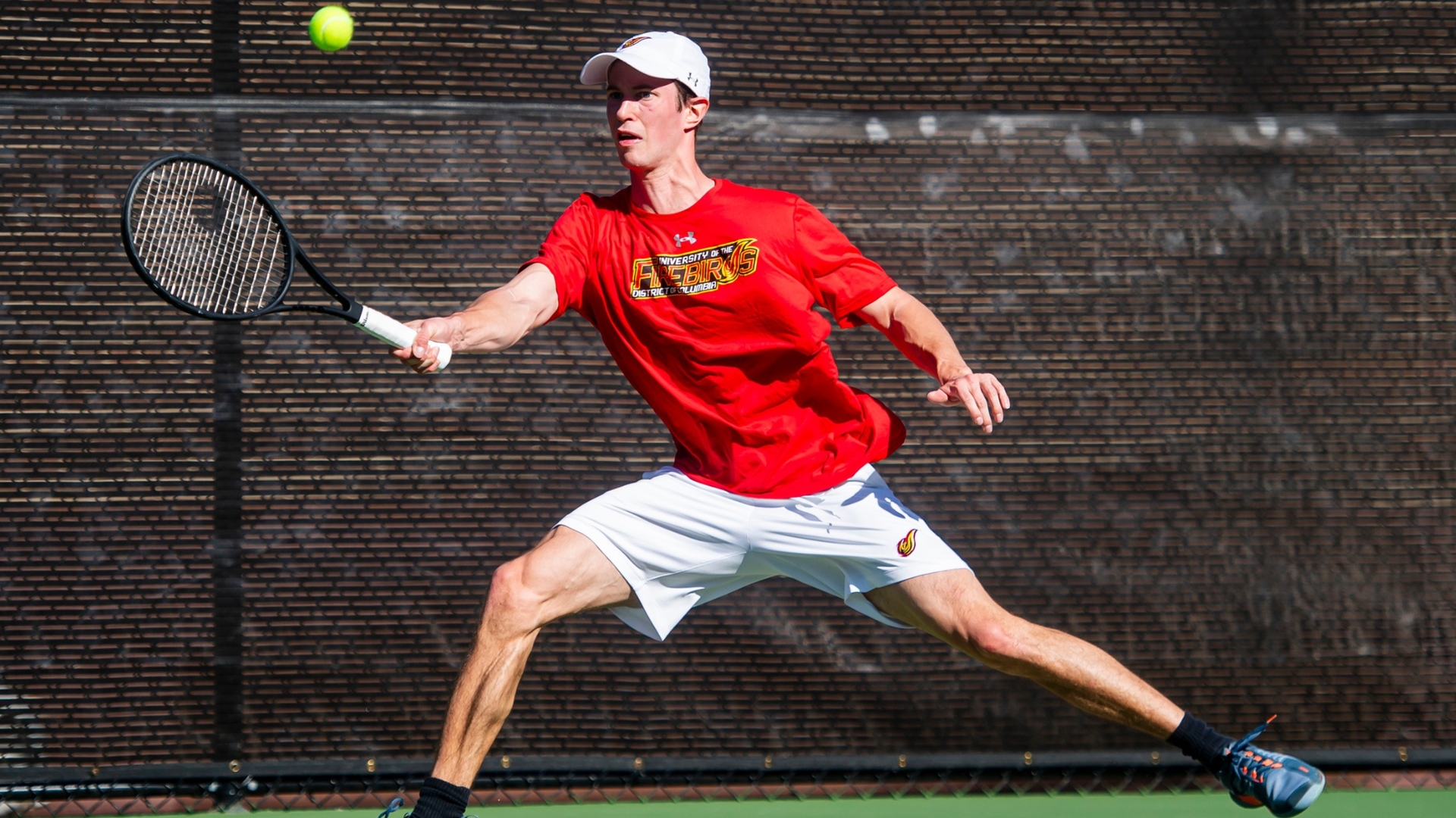 Men's Tennis Cruise to 7-0 Victory Over Trojans