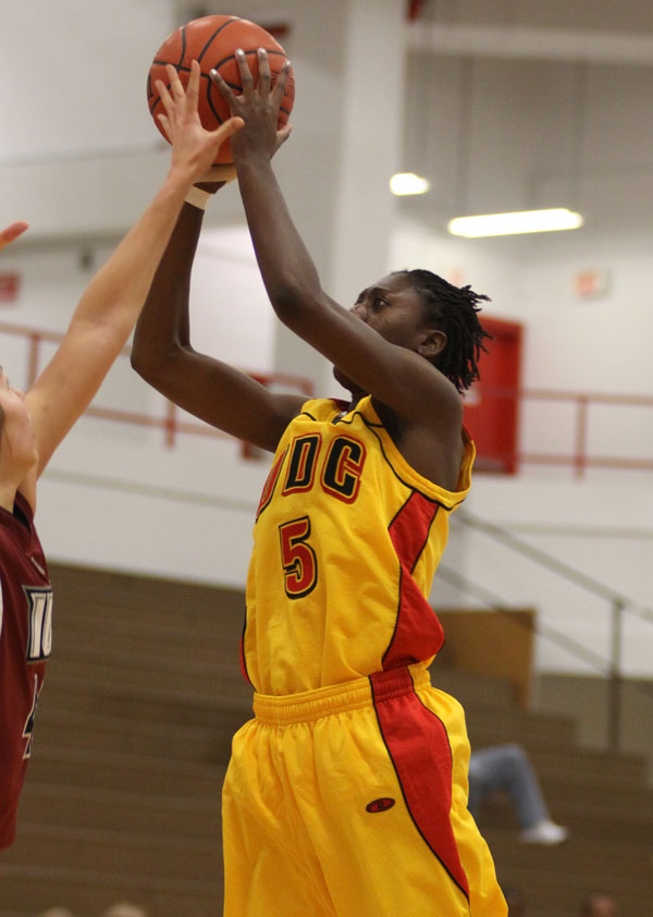 Niqky Hughes scores 18 points to lead Firebirds to victory in consecutive games