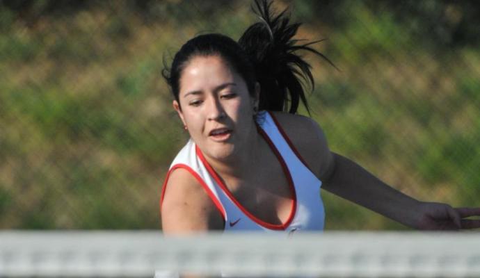 Sofia Leon earned the match-clinching singles victory at the No. 4 spot.