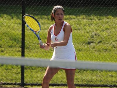 Freshman Sofia Leon played very competitive No. 5 singles and No. 3 doubles matches for the Firebirds in a loss to Georgetown.