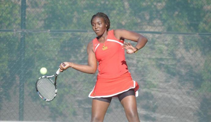 Tadai Abilla (above) and Sofia Leon competed in the Rd. of 16 in the Women's B Doubles draw.