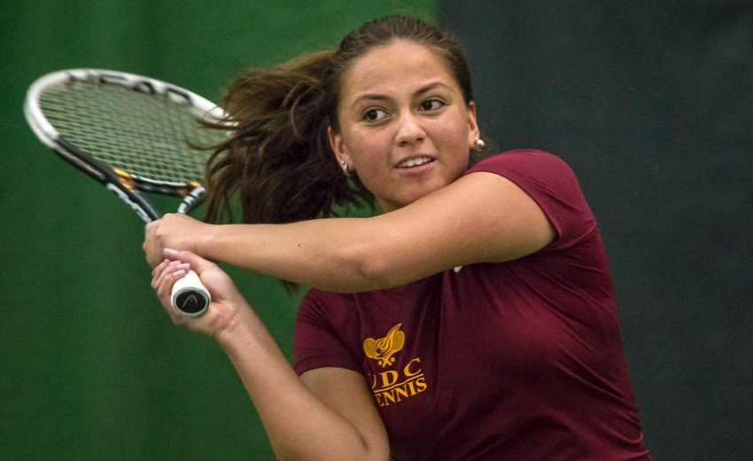 Castrillon earned the decisive 5th point with a No. 4 singles win.