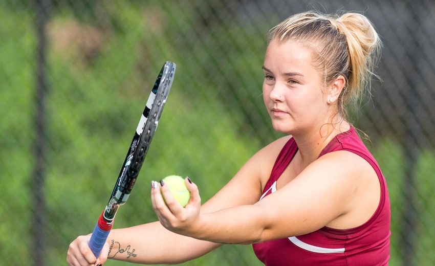 Senior Dominika Hadnadova led her team by example with a convincing 6-2, 6-1 win at No. 1 singles.