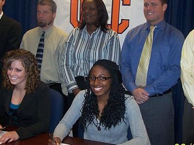 Aerial Clark pictured signing her National Letter of Intent