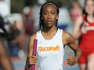 Kaneesha Hollis  ran a tremendous 2nd leg to open up the lead at Maryland